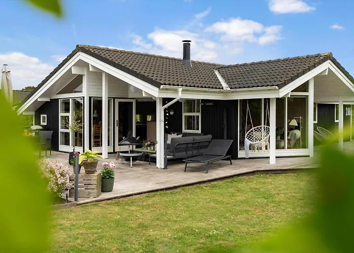 40540-juelsminde-pot-strandby-286 Дом отдыха *